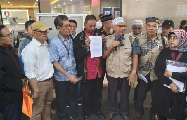 Joko Widodo, Iriana Widodo, Gibran dan Anwar Usman Dilaporkan ke Bareskrim Atas Dugaan Nepotisme .