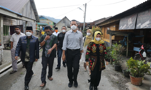 Wagub Sumut Kunjungi Desa Terpencil di Kabupaten Karo