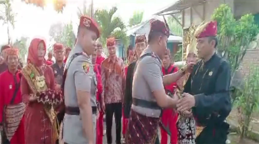 Pisah Sambut Kasat Reskrim Tanggamus bersama Penggitokh Alam Kerajaan adat Paksi Pak Skala Bekhak Kepaksian Pernong Lampung