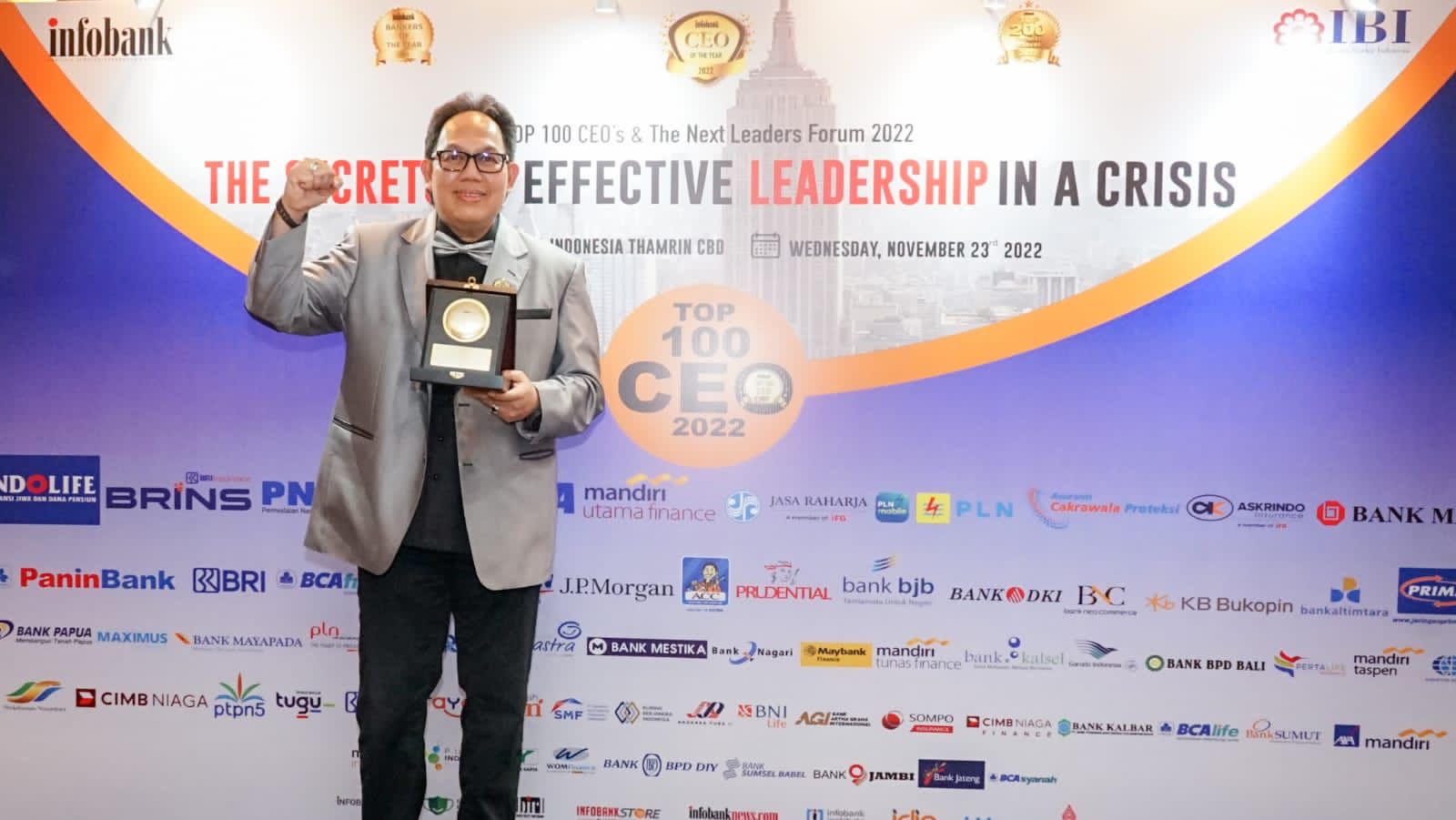 Berhasil Pimpin Transformasi, Direktur Utama Bank DKI Fidri Arnaldy Raih TOP 100 CEO 2022