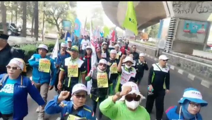 Jelang Aksi 10 Agustus, Longmarch AASB Hari Pertama Tempuh Rute Kota Bandung - Padalarang