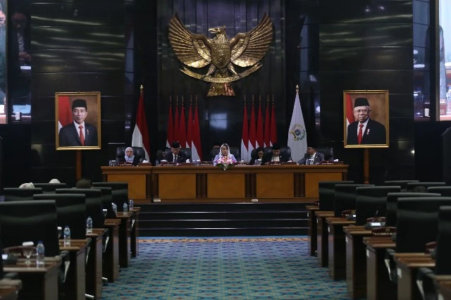 Memimpin Rapat Paripurna, Zita Anjani Membuka Suara Masalah Ketidakhadirannya Sebelumnya