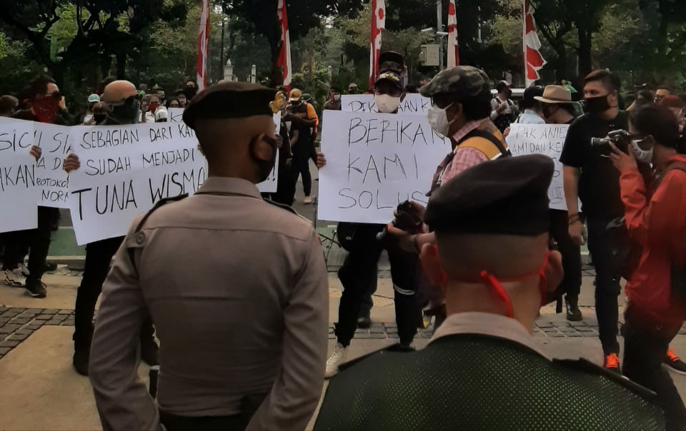 Lama Tak Manggung, Musisi Cafe Geruduk Kantor Anies