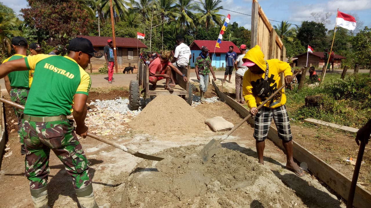 Karya Bakti Satgas Pamtas RI-PNG Yonif 411 Kostrad di Kampung Toray Papua