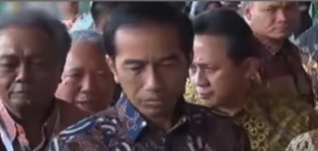 Joko Widodo, APBN 6 Triliun Ubah KTP Kertas Jadi Berplastik