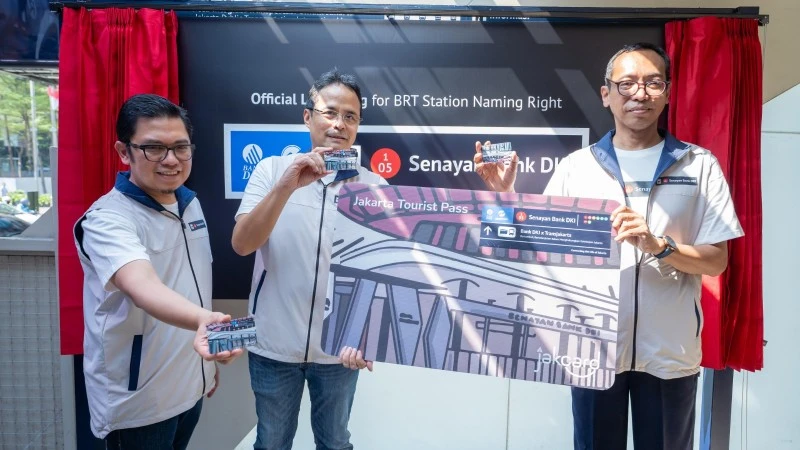 Kolaborasi Bank DKI dan Transjakarta Meresmikan Pemberian nama Halte Transjakarta Senayan Bank DKI