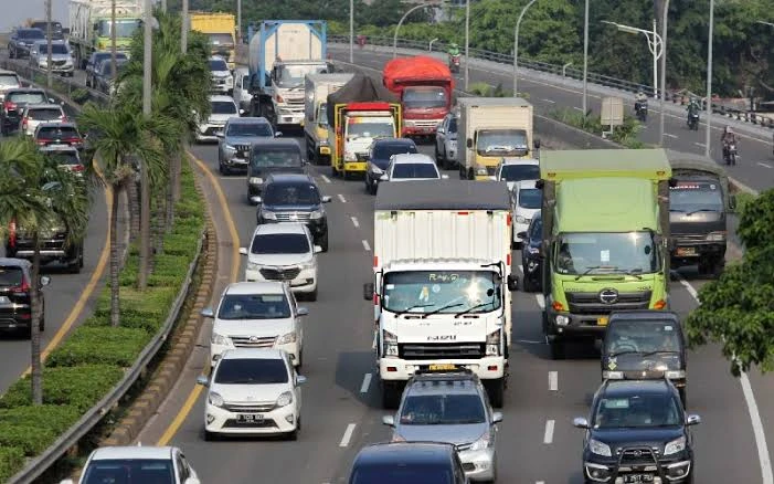 Dilarang Operasi Selama 16 Hari, Pengusaha Truk Ancam Mogok Kerja