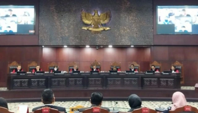 MK Tolak Permohonan Pengesahan Pernikahan Beda Agama