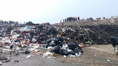 TPA Galuga Bogor Longsor, Operator Alat Berat Tewas Tertimbun Sampah
