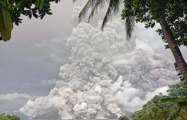 Gunung Ruang Meletus Lagi Pagi Ini, Ciptakan Kolom Abu Hingga 5.000 Meter