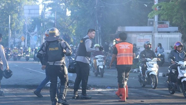 Imbas Ojol Dilindas Rantis Brimob, Otista Ricuh, Polantas Sempat Diculik dan Disandera Massa