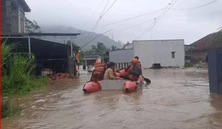 Data BPBD: 33 Titik di Kabupaten Sukabumi Diterjang Banjir, Longsor, Angin Kencang & Tanah Bergerak