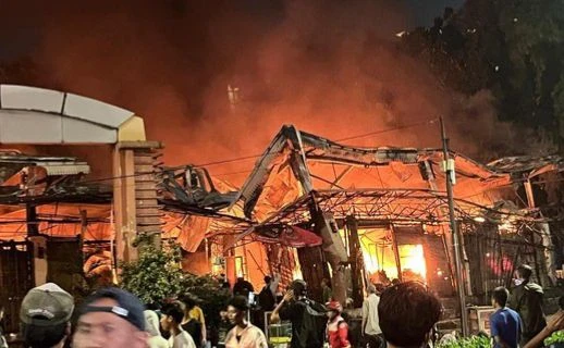 Pasar Taman Puring Terbakar Hebat