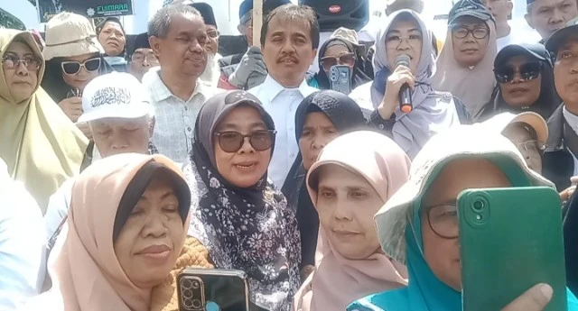 Digeruduk Ratusan Aktivis, UGM Ternyata Tak Punya 36 Bukti Bahwa Ijazah Jokowi Asli