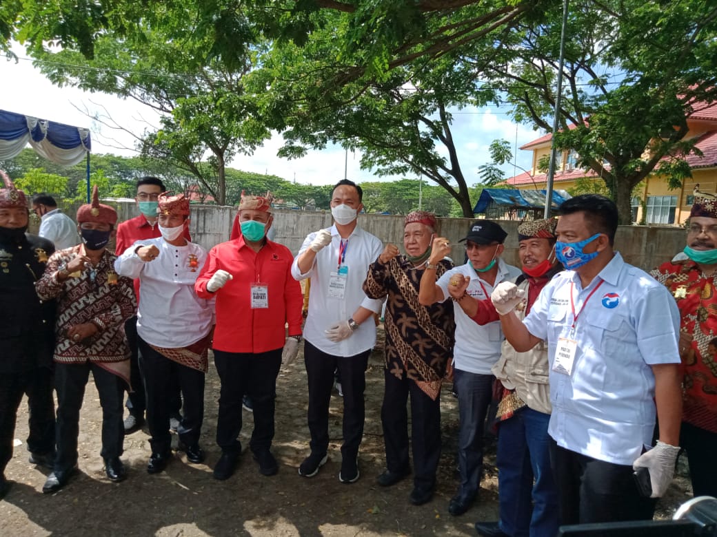 Pertama Nanang – pandu Mendaftar  di KPU Lamsel