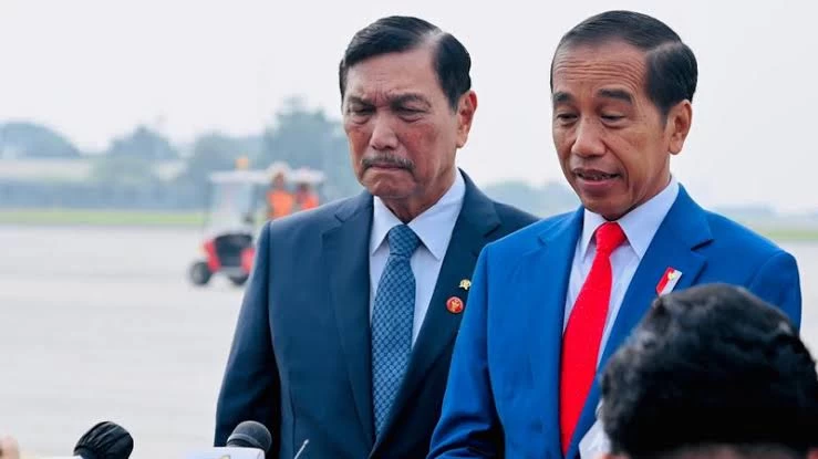 Kasihan, Luhut Sedih Jokowi Mau Dimakzulkan