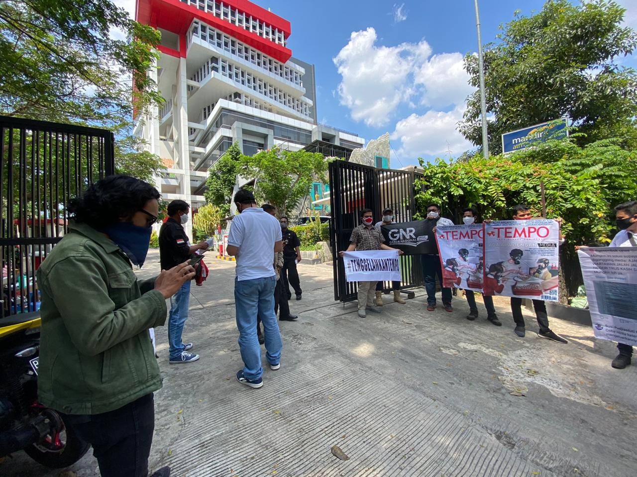 Aktivis Geruduk Kantor Tempo Minta Penjelasan Soal Dugaan Gratifikasi