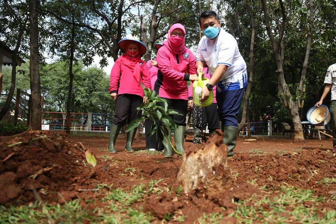 Dari Utara, Istri Sigit Inisiasi Semai Jakarta