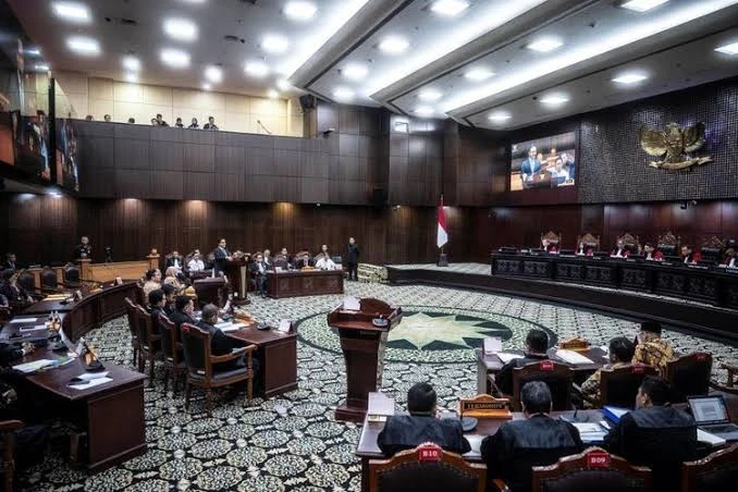 Di Sidang MK, Paslon 01 Bongkar Operasi Terselubung Jokowi ke Sejumlah Daerah demi Prabowo-Gibran