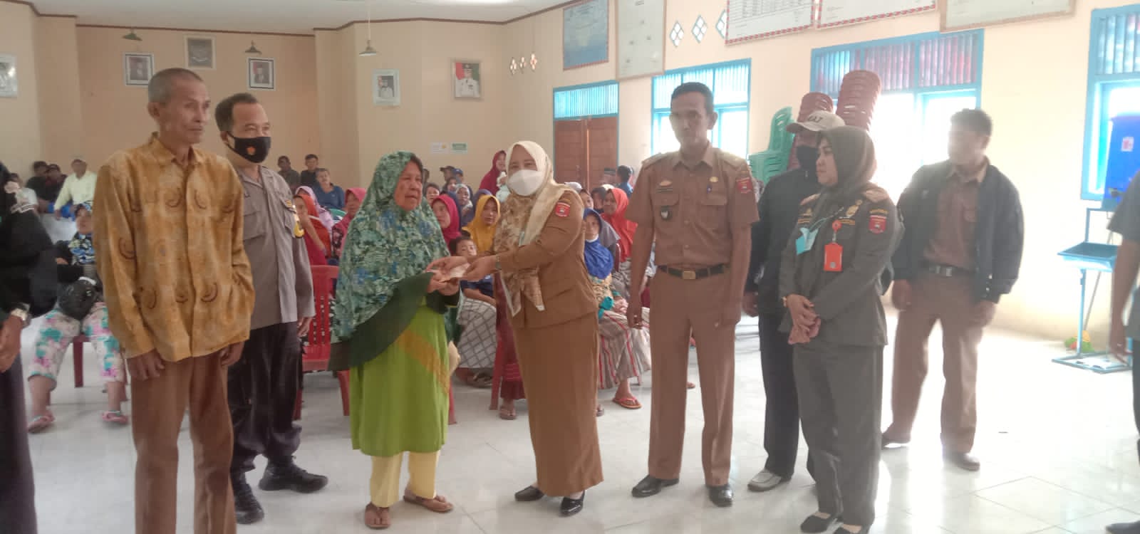 Pembagian BLT DD Tahap 2 Pekon Padang Dalom,Kecamatan Balik-Bukit,Lampung Barat