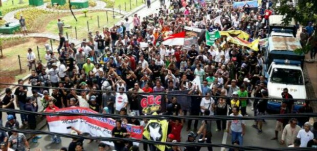 Tuntut Pencabutan Permenhub 108, Aliando Demo Istana dan Kemenhub