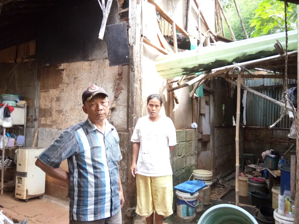 Belum Diperhatikan Pemerintah, Janda di Tangsel Pasrah Tinggal di Gubuk Reyot