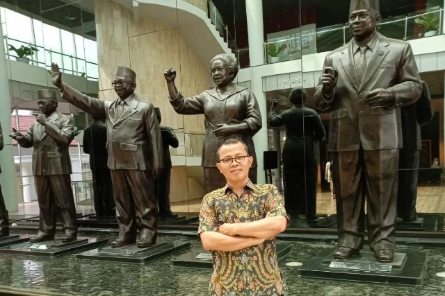 Kita Kembali atau Dijajah