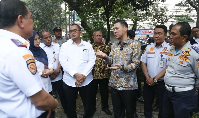 Ketua Pansus Parkir Perintahkan Pemerintah provinsi DKI Mengamankan Asset dari Pemanfaatan Parkir Ilegal