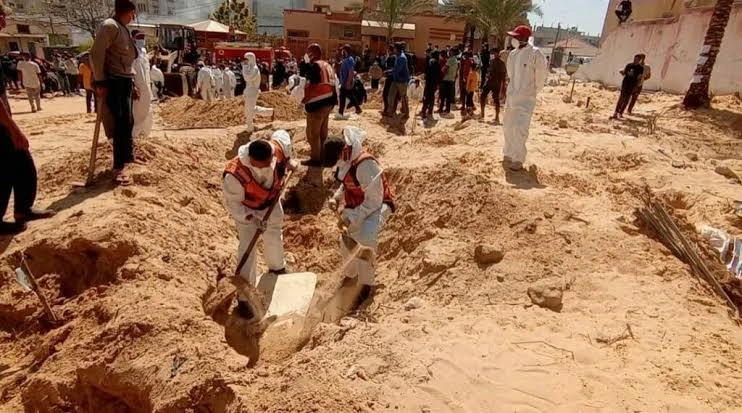 Di Tengah Serangan Israel di Gaza, Kuburan Massal Berisi 50 Jenazah Ditemukan di Khan Younis