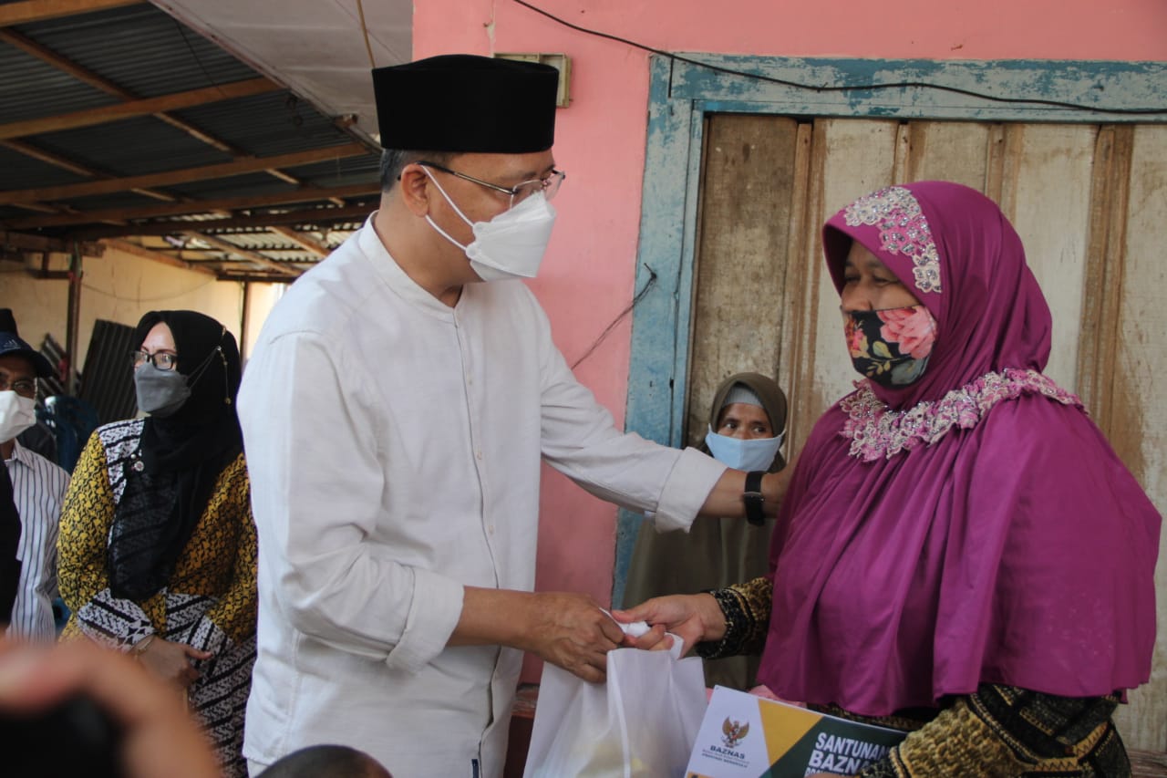 Musibah Kecelakaan Kerja Teknisi PLN, Gubernur Rohidin Sampaikan Tali Asih