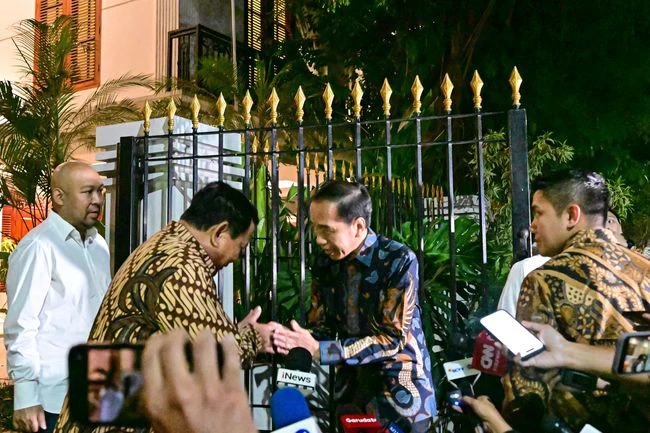 Prabowo Bertemu 4 Mata dengan Jokowi, Lalu Panggil Menhan dan Mendikti Saintek