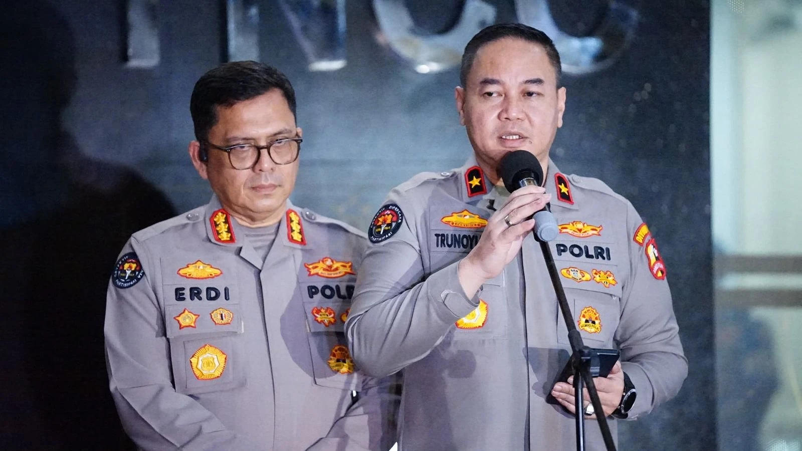 8 Tersangka Kasus Ijazah Jokowi Dicekal dan Dikenai Wajib Lapor Seminggu Sekali