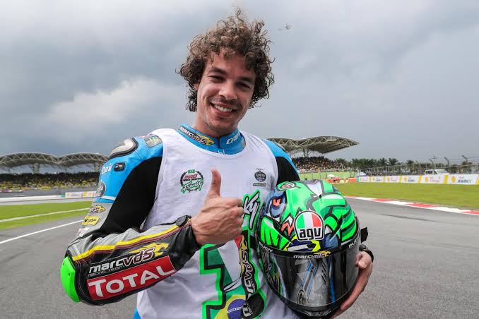 Rekan Setim Rossi Menunggangi Motor Sama