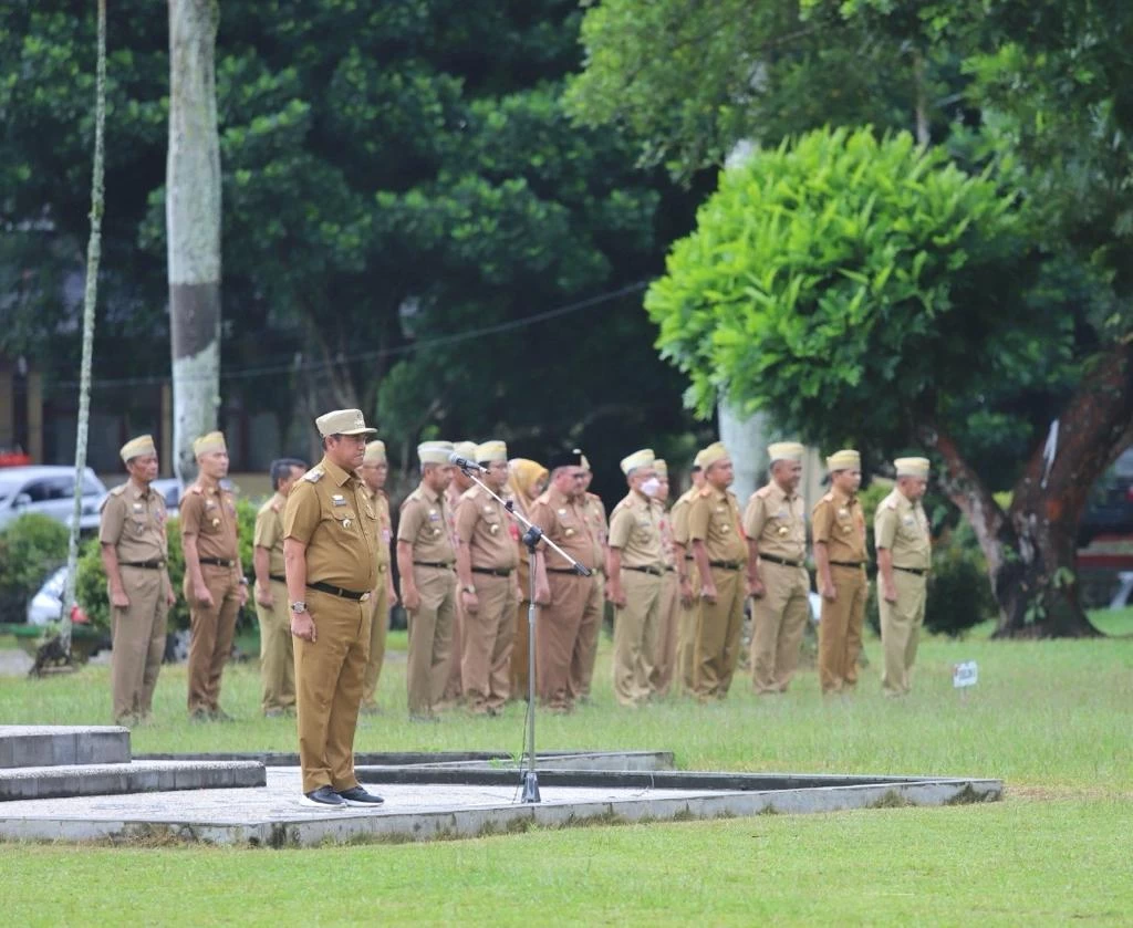 Pj Bupati Lambar Pimpin Apel Bersama Pasca Libur Nataru 2023-2024