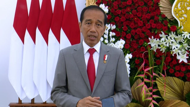 Jelang Pemilu 2024, Jokowi Naikkan Gaji PNS 8 Persen
