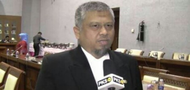 Fraksi PKS DPR RI Minta Jokowi Cabut Perpres tentang Penggunaan Tenaga Kerja Asing