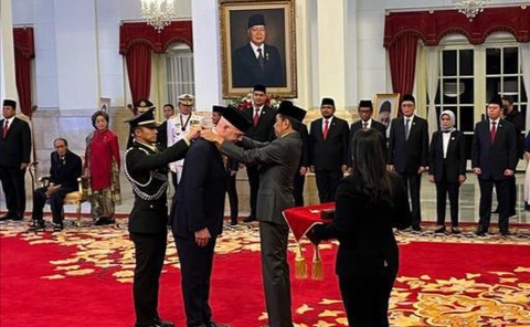 Jokowi Beri Presiden FIFA Tanda Kehormatan Bintang Jasa Pratama