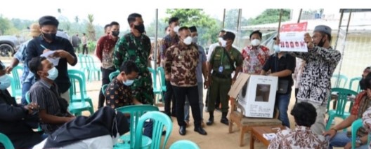 Tinjau Sejumlah TPS, Bupati Lampung Selatan Pastikan Pilkades Serentak 2021 Berjalan Aman dan Lancar