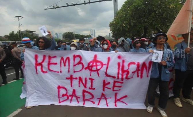 Tolak Pengesahan RUU TNI, Mahasiswa Minta Supremasi Sipil Dikembalikan.