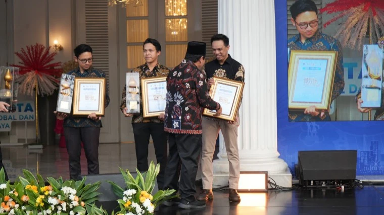 Perjuangkan Hak Warga Atas Akses Air, Balkoters Raih Penghargaan Jakarta Water Hero