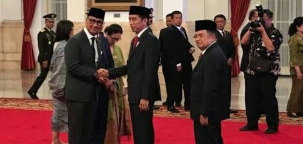 Hanya Dalam Hitungan Jam Setelah Idrus Marham Mundur, Jokowi Lantik Mensos Baru