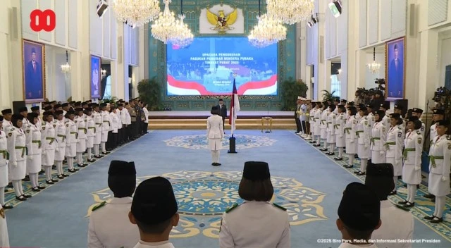 76 Paskibraka 2025 Dikukuhkan Mensesneg di Istana Merdeka