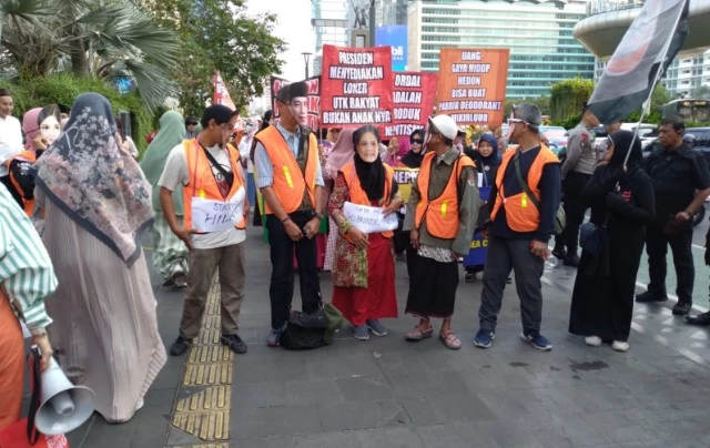ARM Longmarch dari Bundaran HI ke Sarinah, Tuntut Jokowi Ditangkap dan Diadili