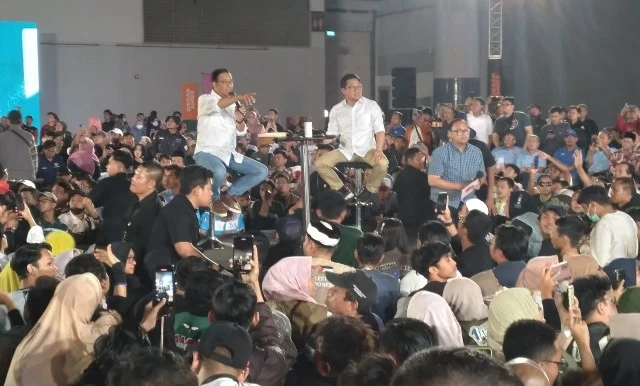 Di Acara Desak & Slepet AMIN, Anies Janji Revisi UU Cipta Kerja