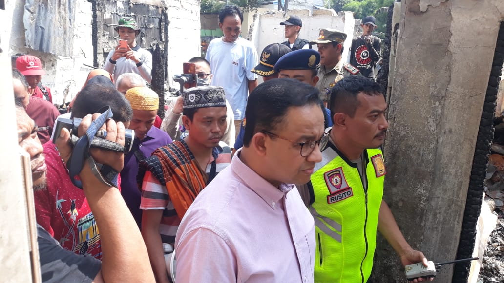Kunjungi Korban Kebakaran di Cipinang, Anies Jamin Kebutuhan Pengungsi
