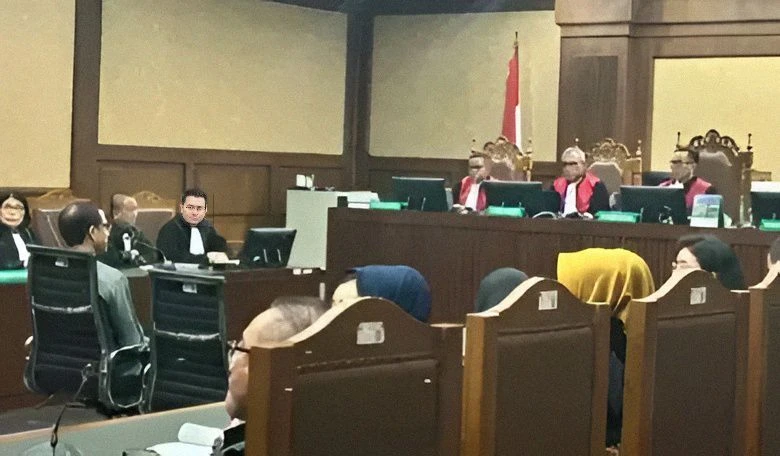 Akhirnya Hadir di Persidangan, JPU Dakwa Nadiem Rugikan Negara Rp 2,18 T di Kasus Chromebook