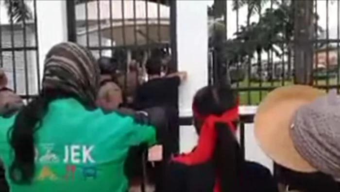 2 Provokator Ditangkap Karena Serang Massa Aliansi Nasional Penyelamat Demokrasi, Diduga Dibayar Rp. 85.000/Orang