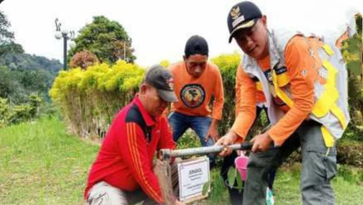 Tanaman Leluhur Terancam Punah, Warga Pekon Bebdudu, Tanami Durian Tumi