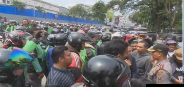 Permenhub Belum Berlaku Pengusaha Minta Angkutan Online Stop Operasi