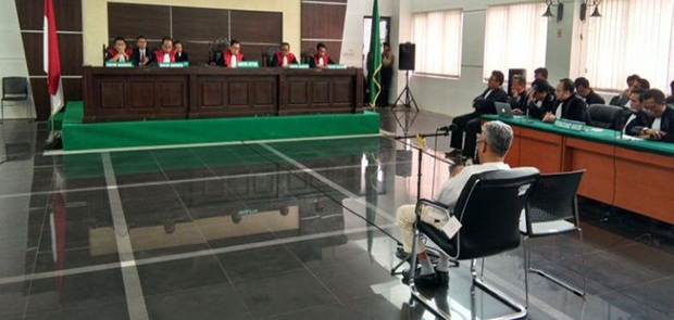 Divonis 1,5 Tahun, Hakim Tak Perintahkan Buni Yani Ditahan